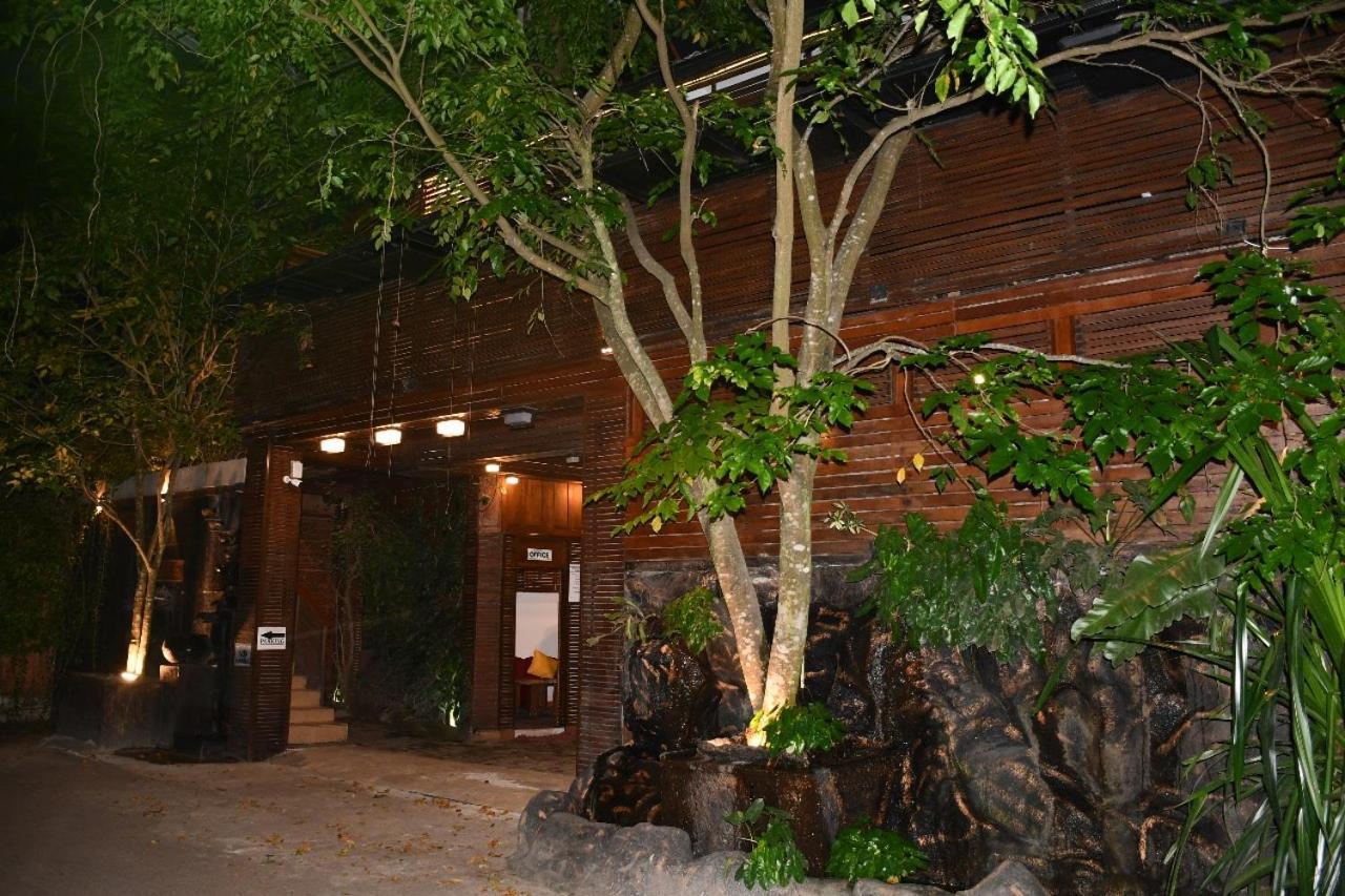 Cinnamon Airport Residencies Катунаяка Экстерьер фото