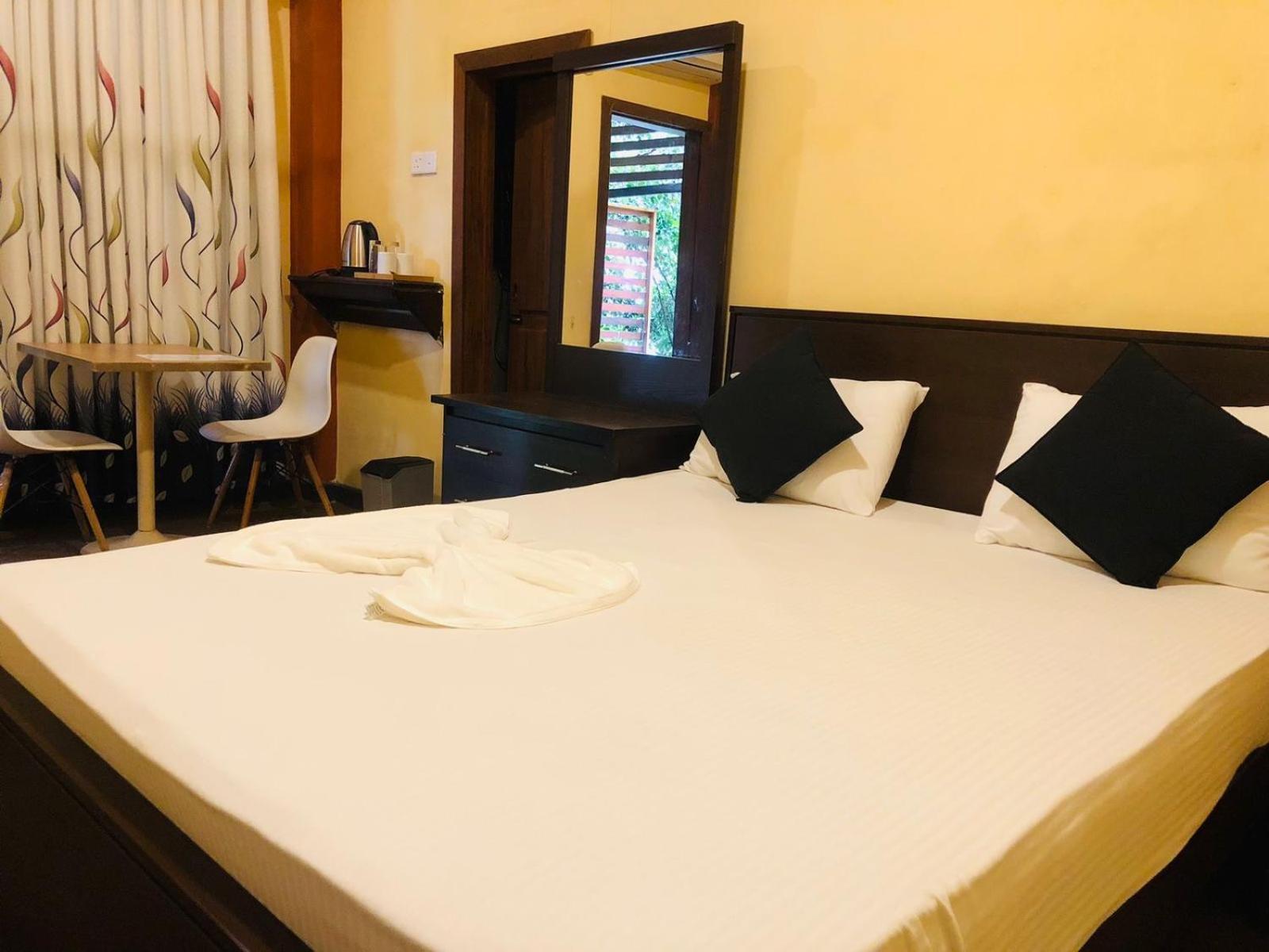 Cinnamon Airport Residencies Катунаяка Экстерьер фото