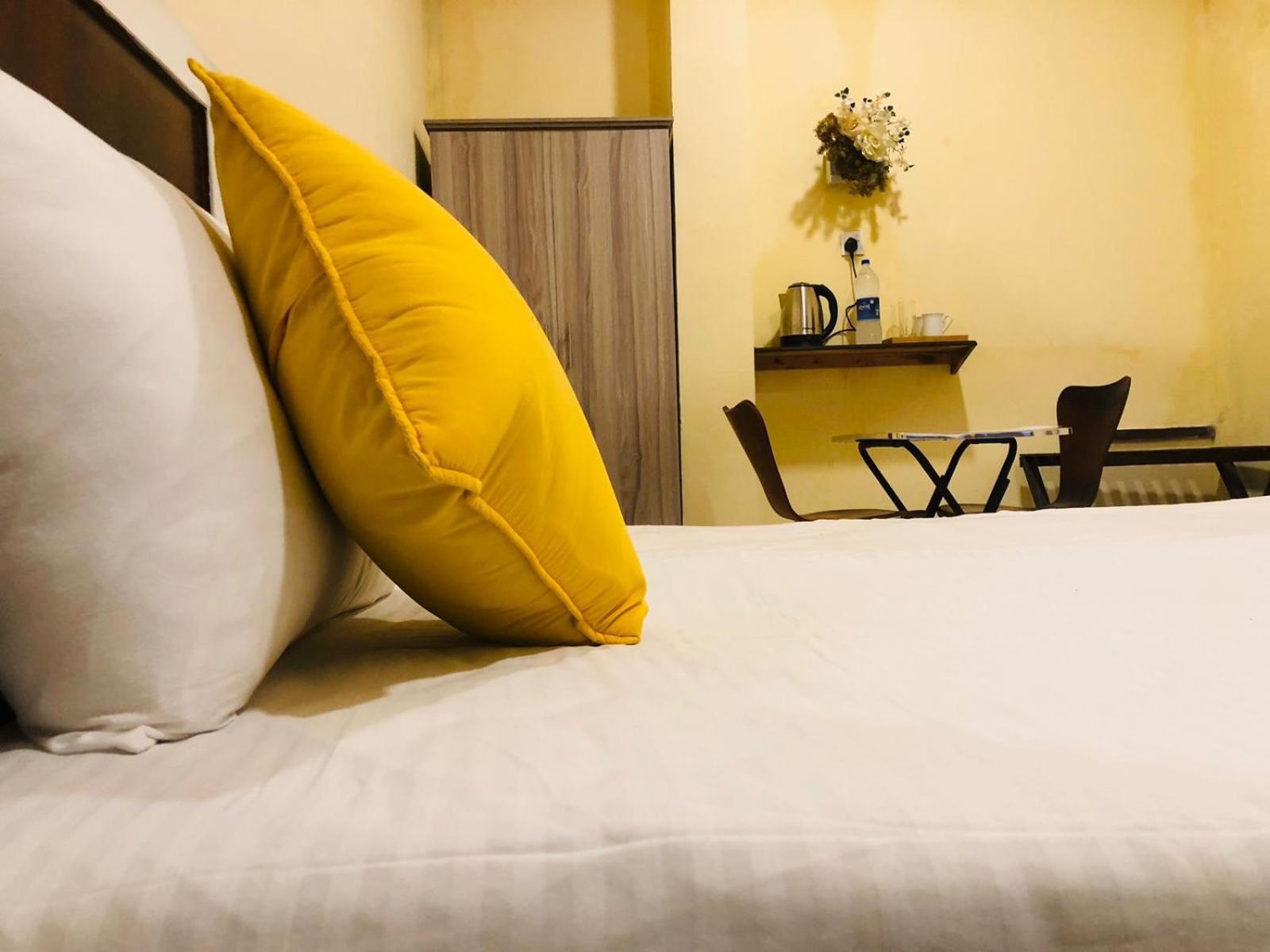 Cinnamon Airport Residencies Катунаяка Экстерьер фото