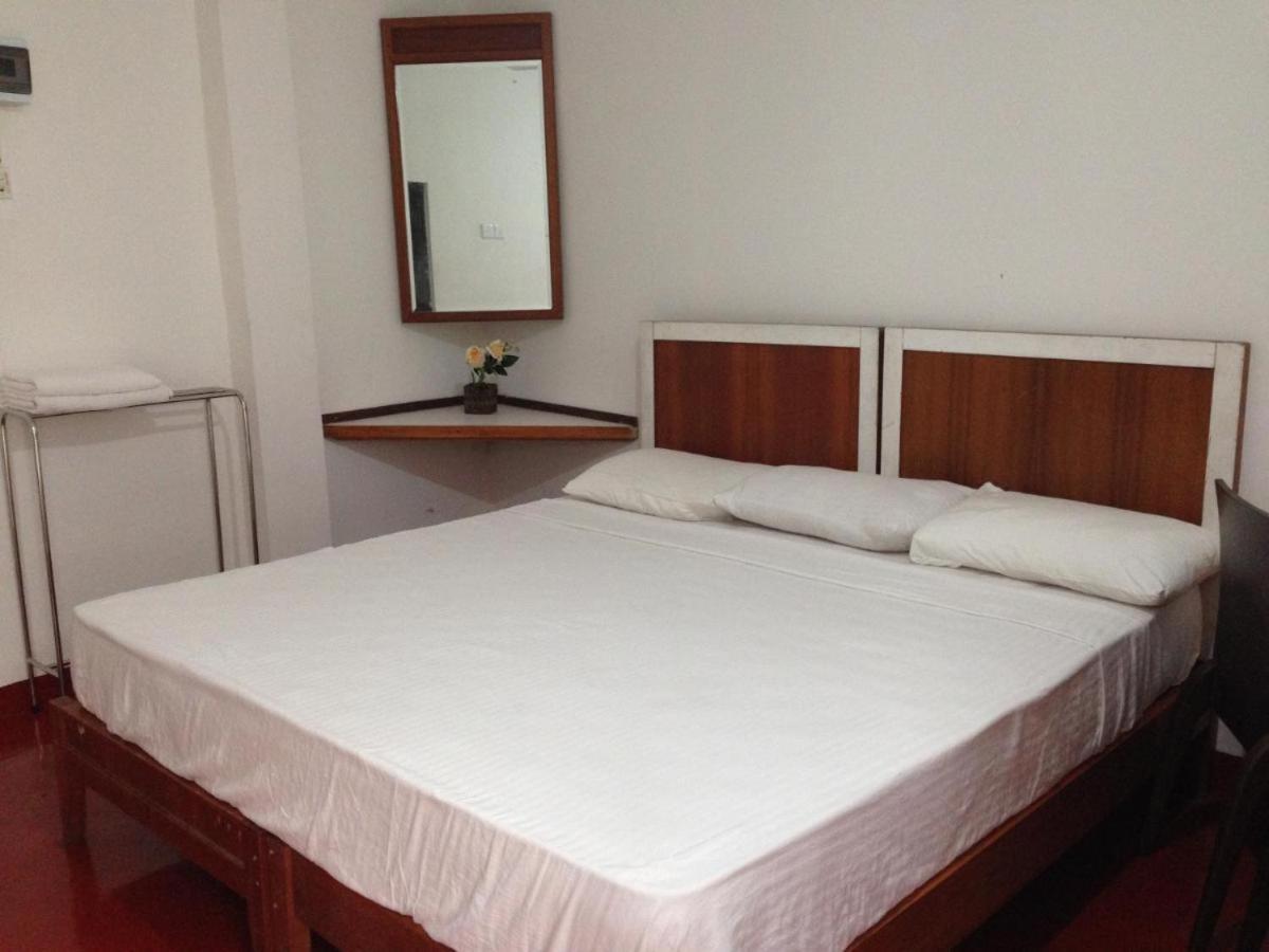 Cinnamon Airport Residencies Катунаяка Экстерьер фото