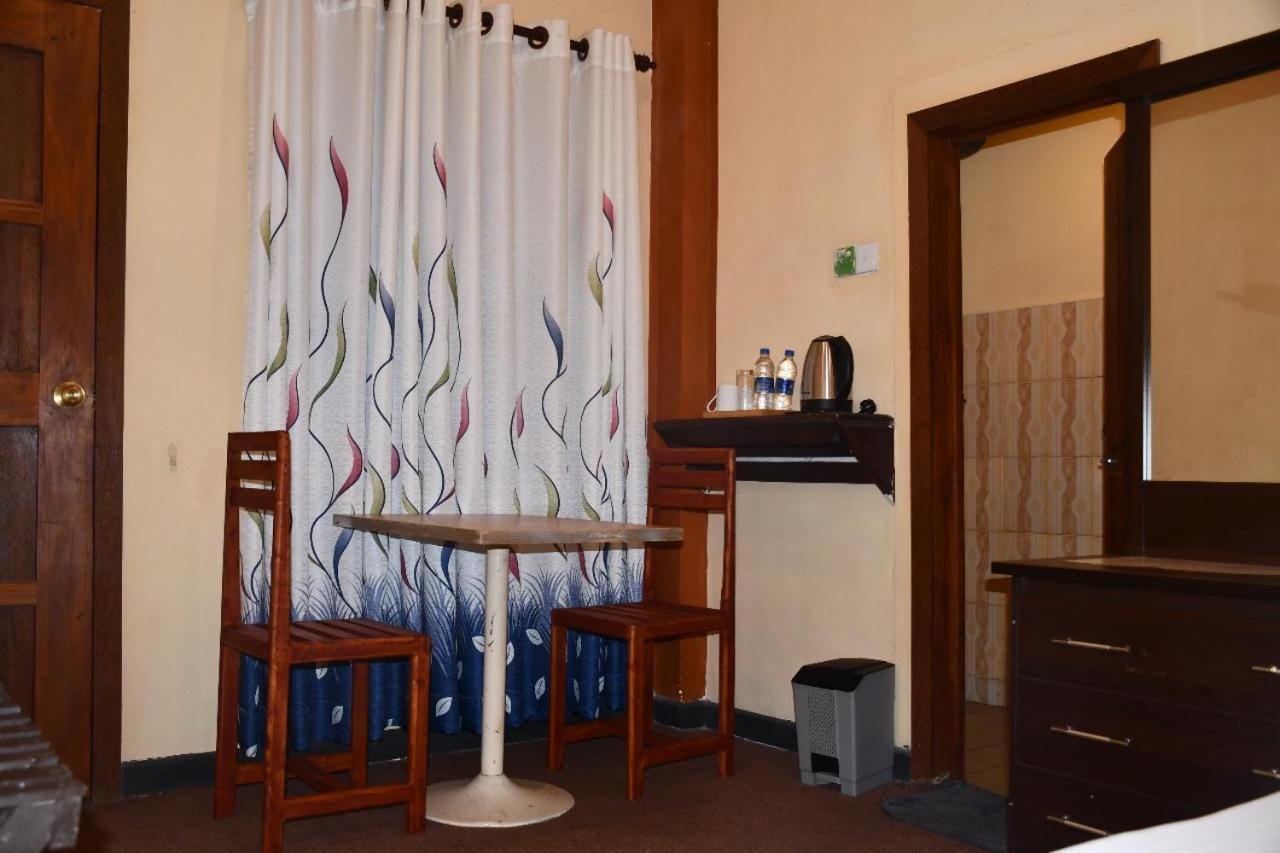 Cinnamon Airport Residencies Катунаяка Экстерьер фото